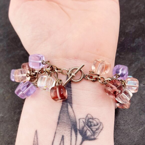 VINTAGE Purple and AB clear acrylic cube charm dangle bracelet ~ Cha-cha jewelry - Picture 9 of 9